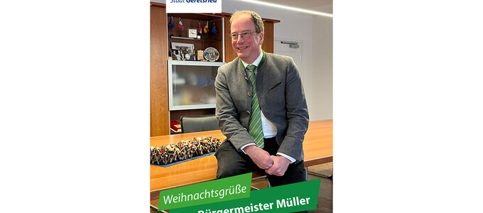 Erster Bürgermeister Michael Müller im Chamalières-Zimmer im Rathaus | © Stadt Geretsried