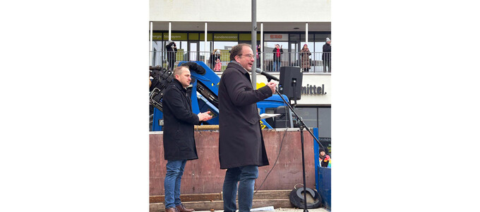 Erster Bürgermeister Michael Müller spricht bei der Demo gegen Rechts | © Stadt Geretsried